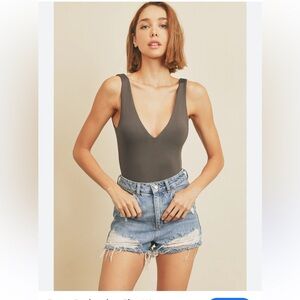 ReoRia Plunge Deep V Neck Sleeveless Bodysuit